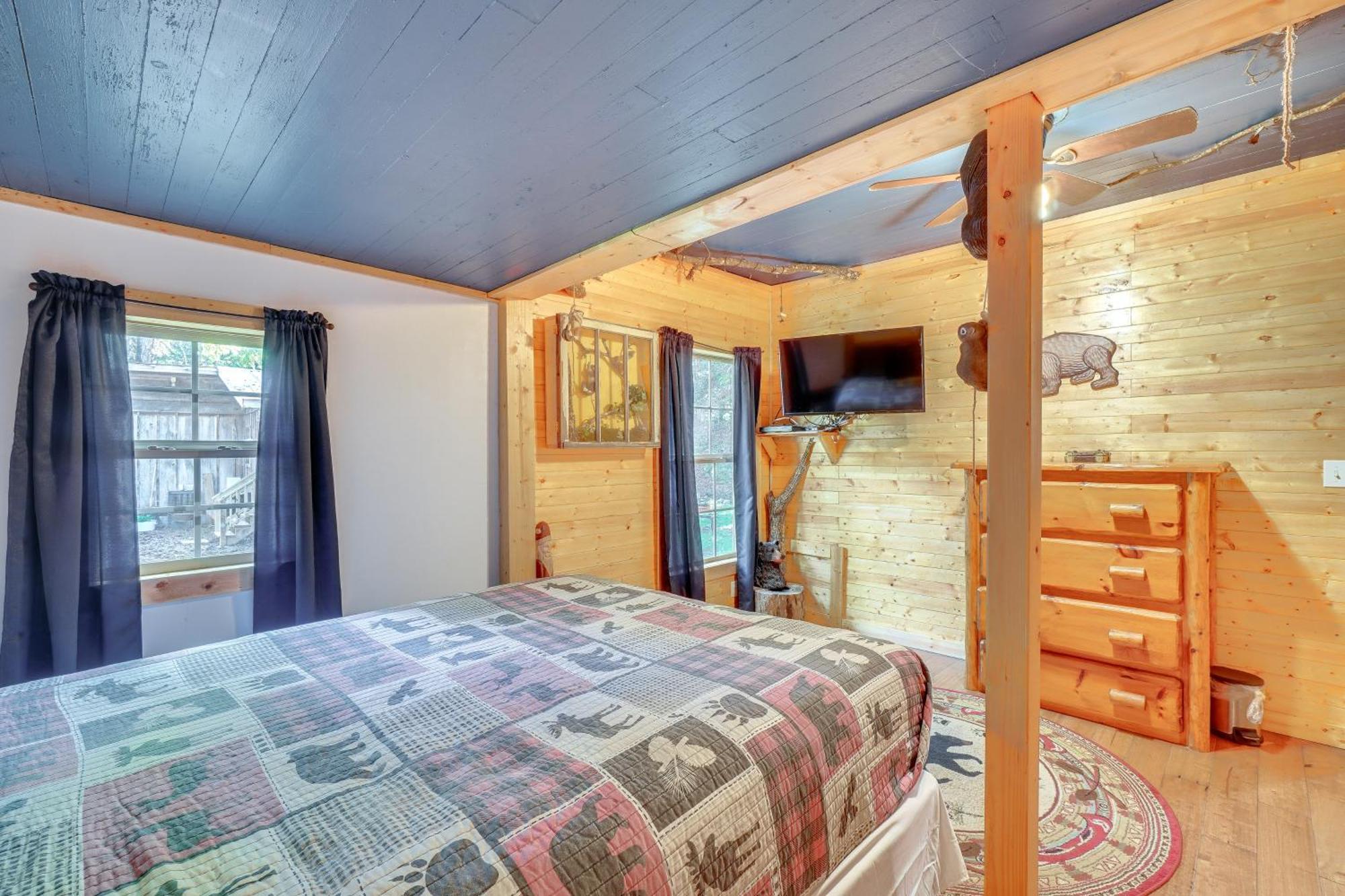 Just Fur Relaxin Sevierville Cabin With Hot Tub! Экстерьер фото