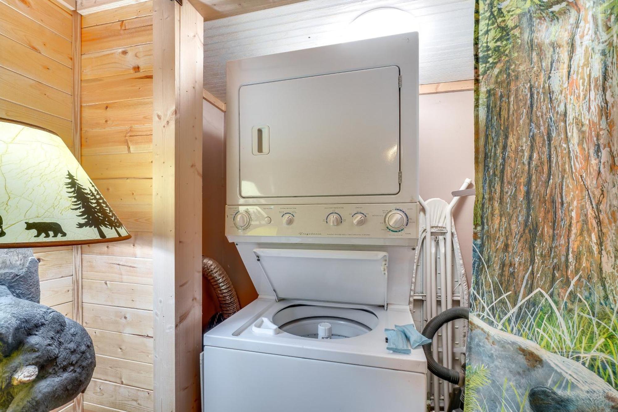 Just Fur Relaxin Sevierville Cabin With Hot Tub! Экстерьер фото