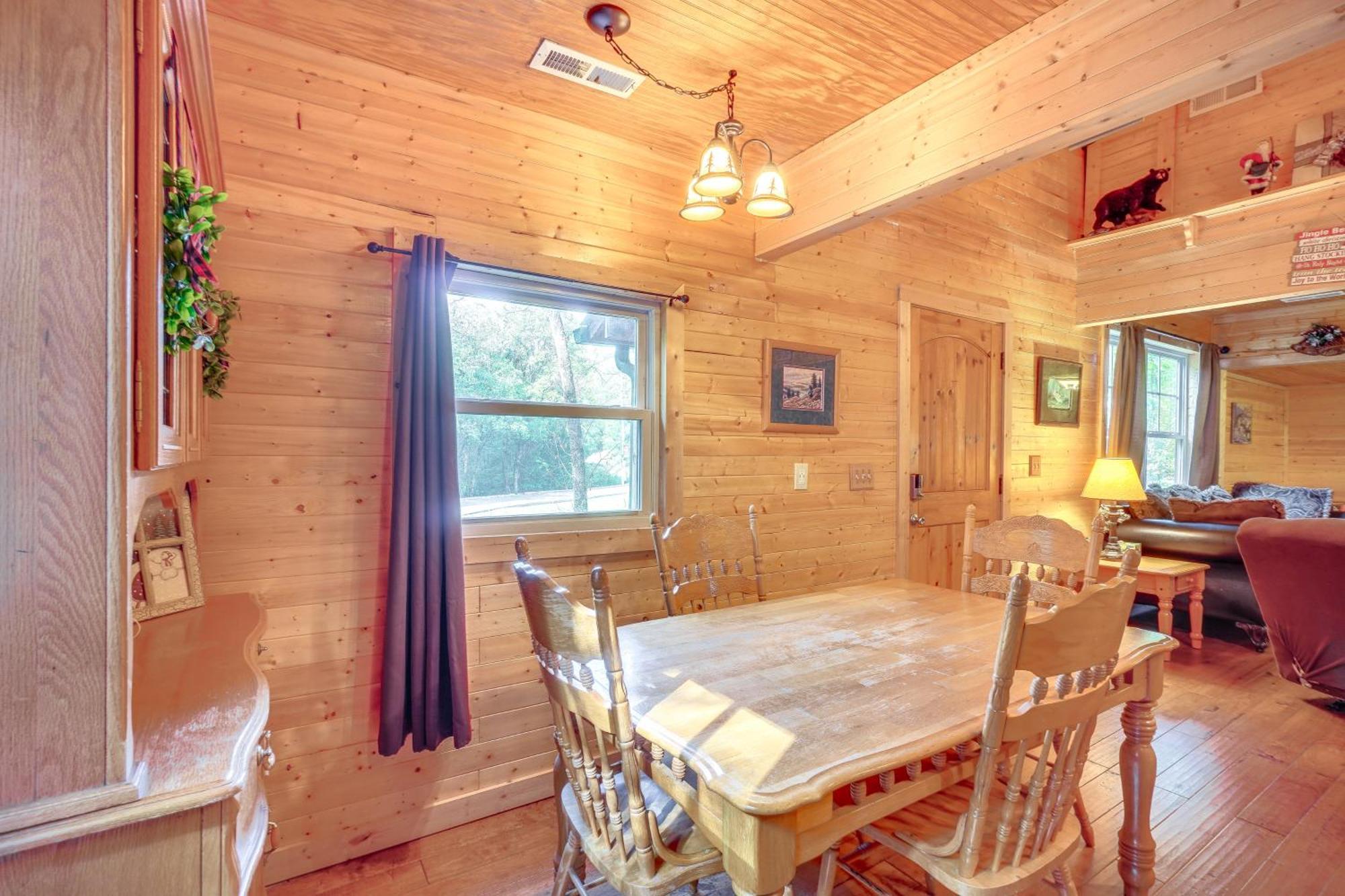 Just Fur Relaxin Sevierville Cabin With Hot Tub! Экстерьер фото