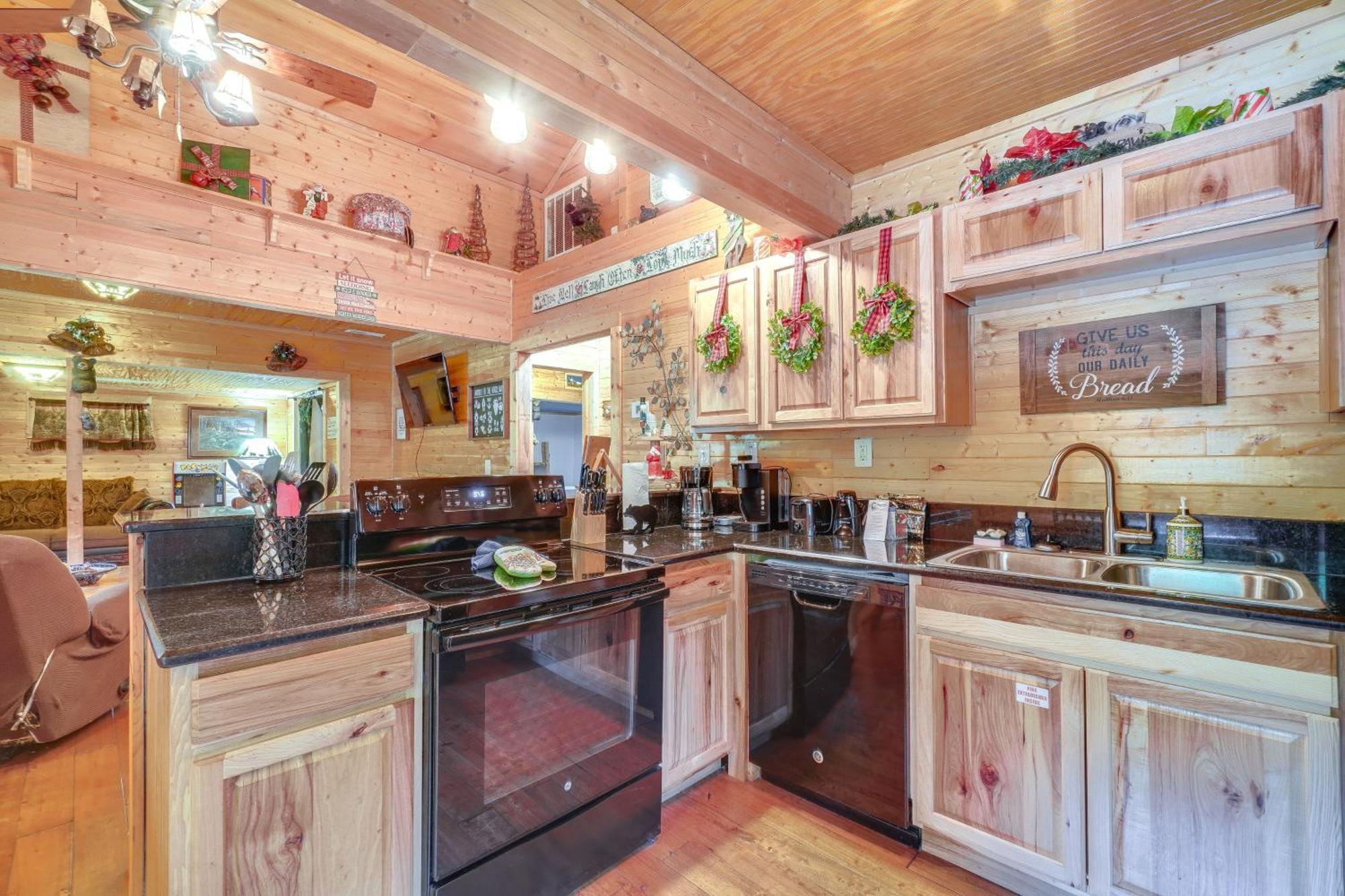 Just Fur Relaxin Sevierville Cabin With Hot Tub! Экстерьер фото
