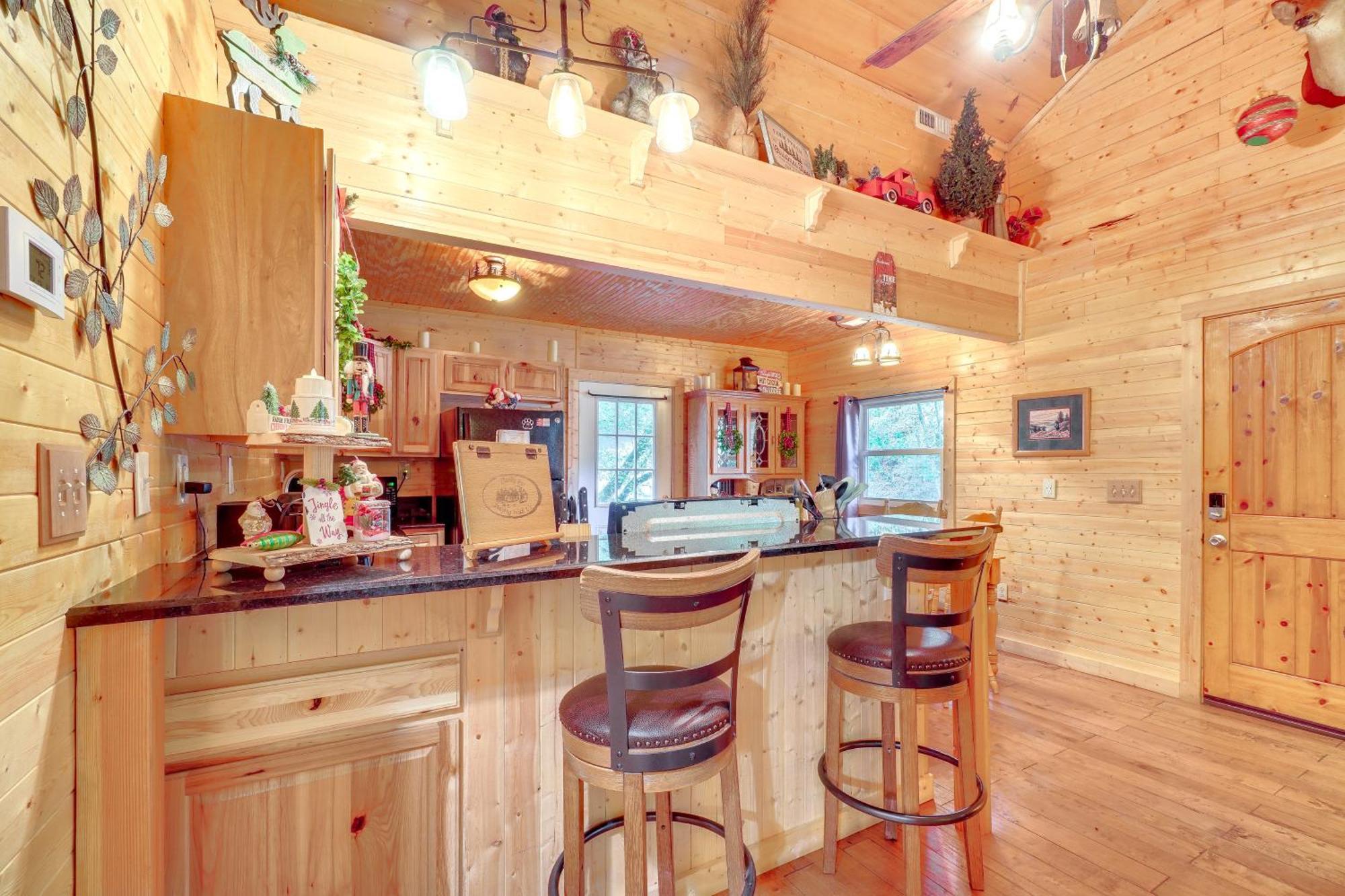 Just Fur Relaxin Sevierville Cabin With Hot Tub! Экстерьер фото
